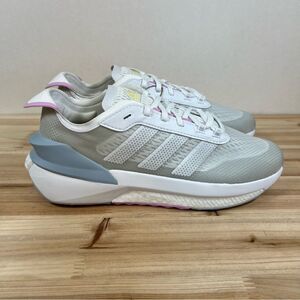 NEW Adidas Avryn fitness sneakers womens 9.5 cloud white wonder blue